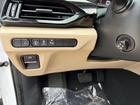 Used 2023 Acura MDX FWD w/ Technology Package image 17
