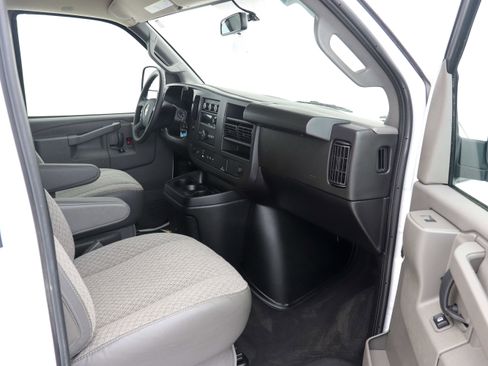 Used 2024 Chevrolet Express 3500 LS image 17