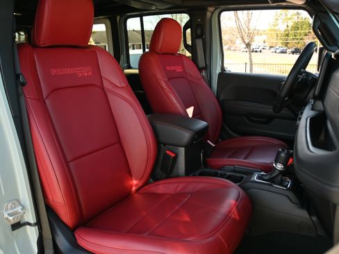 Used 2024 Jeep Wrangler Rubicon 392 image 17