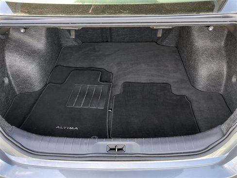 Used 2024 Nissan Altima 2.5 SV image 12