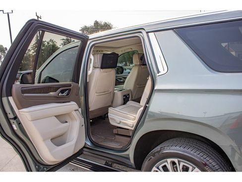 Used 2024 GMC Yukon Denali w/ Advanced Technology Package AWD/4WD image 15