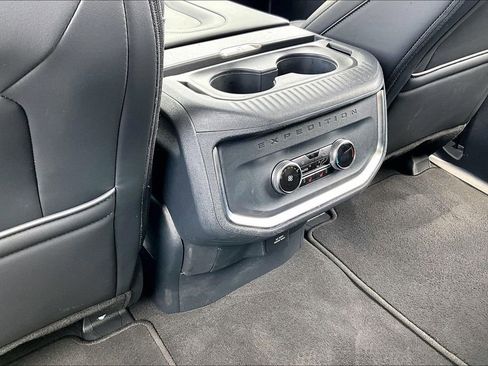 Used 2025 Ford Expedition Max Platinum AWD/4WD image 24