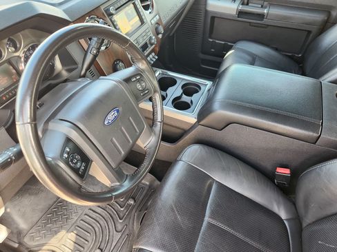 Used 2012 Ford F250 Lariat w/ Lariat Interior Pkg AWD/4WD image 13