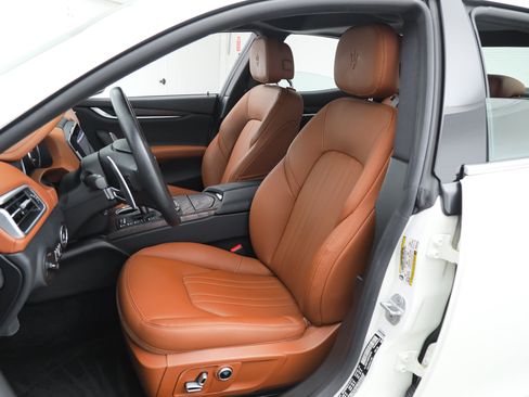 Certified 2023 Maserati Ghibli Modena RWD image 16