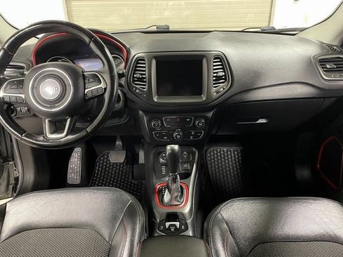 Used 2020 Jeep Compass Trailhawk w/ Cold Weather Group AWD/4WD image 13