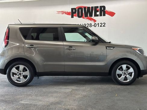 Used 2019 Kia Soul FWD image 2