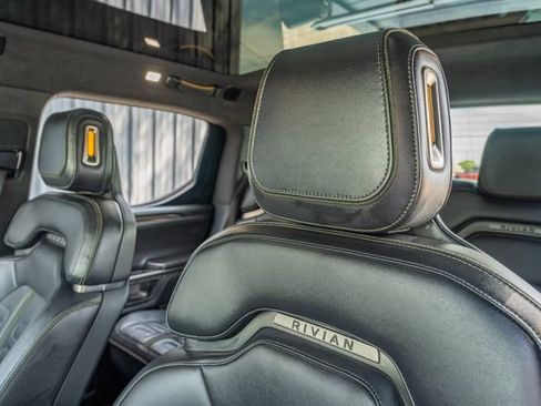 Used 2022 Rivian R1T Launch Edition image 21