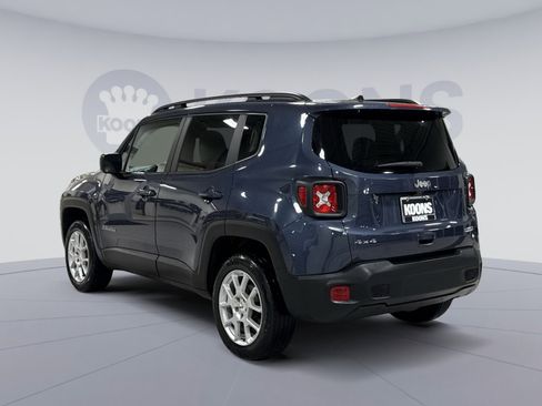 Used 2022 Jeep Renegade Latitude w/ Sun/Sound Group image 4