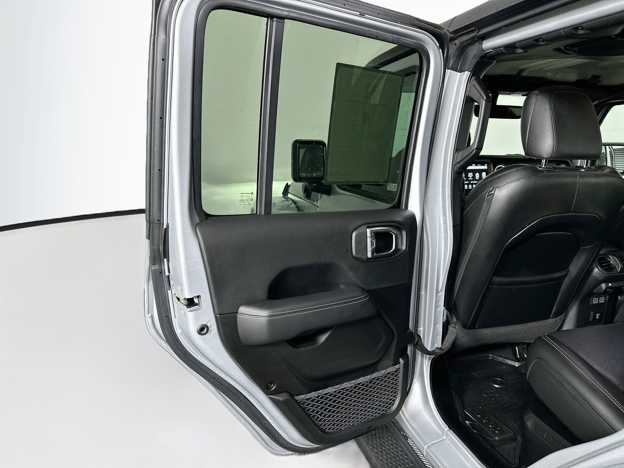 Used 2023 Jeep Wrangler Unlimited Sahara w/ Cold Weather Group AWD/4WD image 26
