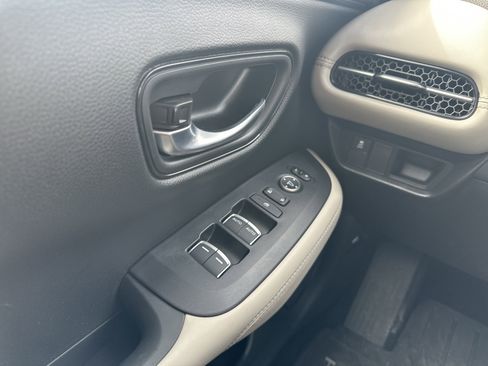 Certified 2025 Honda HR-V EX-L image 25