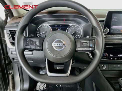 Used 2021 Nissan Rogue SV FWD image 14
