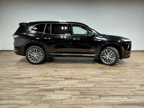 Used 2025 Buick Enclave Avenir w/ Super Cruise Package image 24