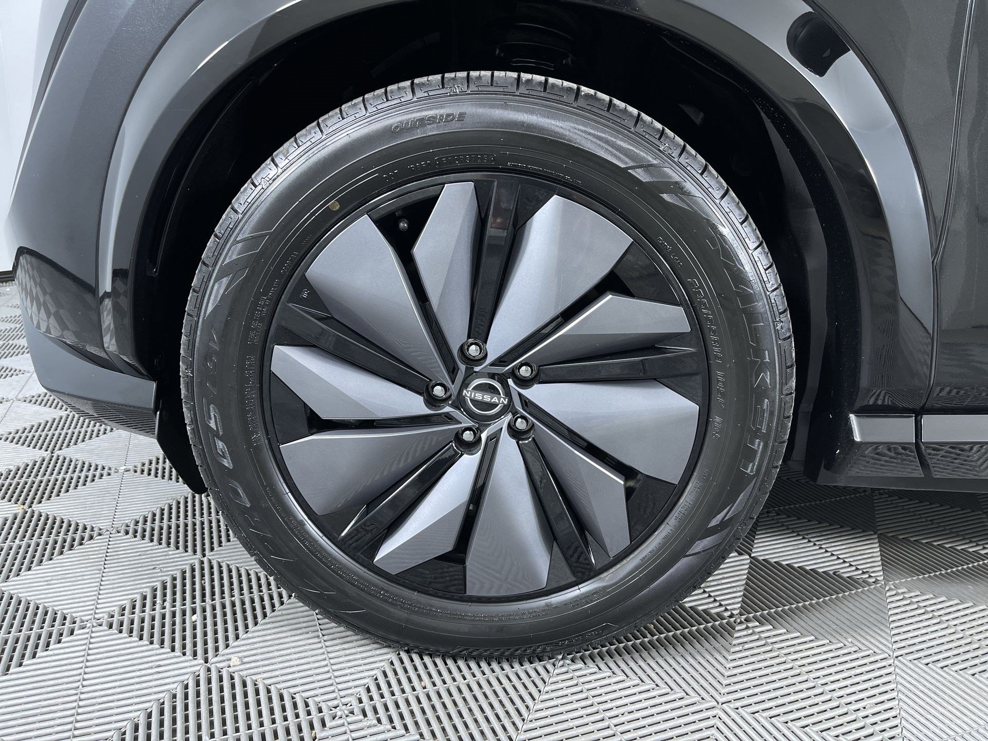 Certified 2024 Nissan Ariya AWD image 26