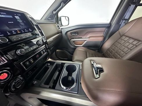 Used 2024 Nissan Titan Platinum Reserve w/ Moonroof Package AWD/4WD image 30
