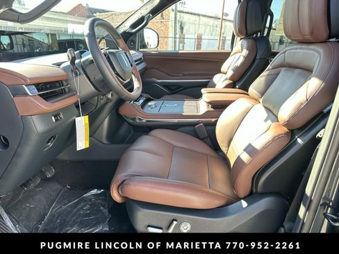 New 2026 Lincoln Navigator L Reserve AWD/4WD image 9