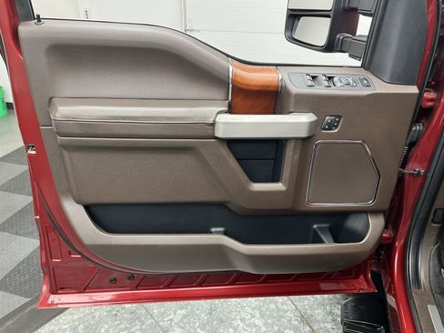 Used 2019 Ford F250 King Ranch w/ Chrome Package image 9