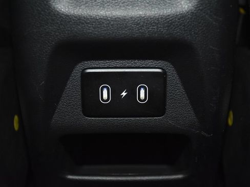 Certified 2025 Hyundai Venue SEL FWD image 31