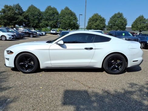 Used 2018 Ford Mustang Coupe RWD image 2