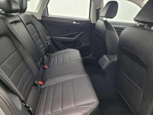 Used 2024 Volkswagen Jetta SE image 19