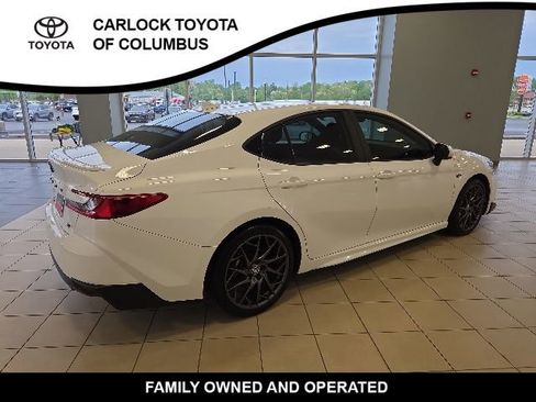 Used 2025 Toyota Camry SE w/ Convenience Package FWD image 7