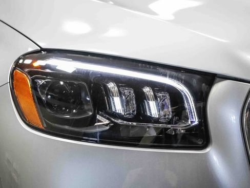 New 2026 Mercedes-Benz Maybach GLS 600 4MATIC image 4