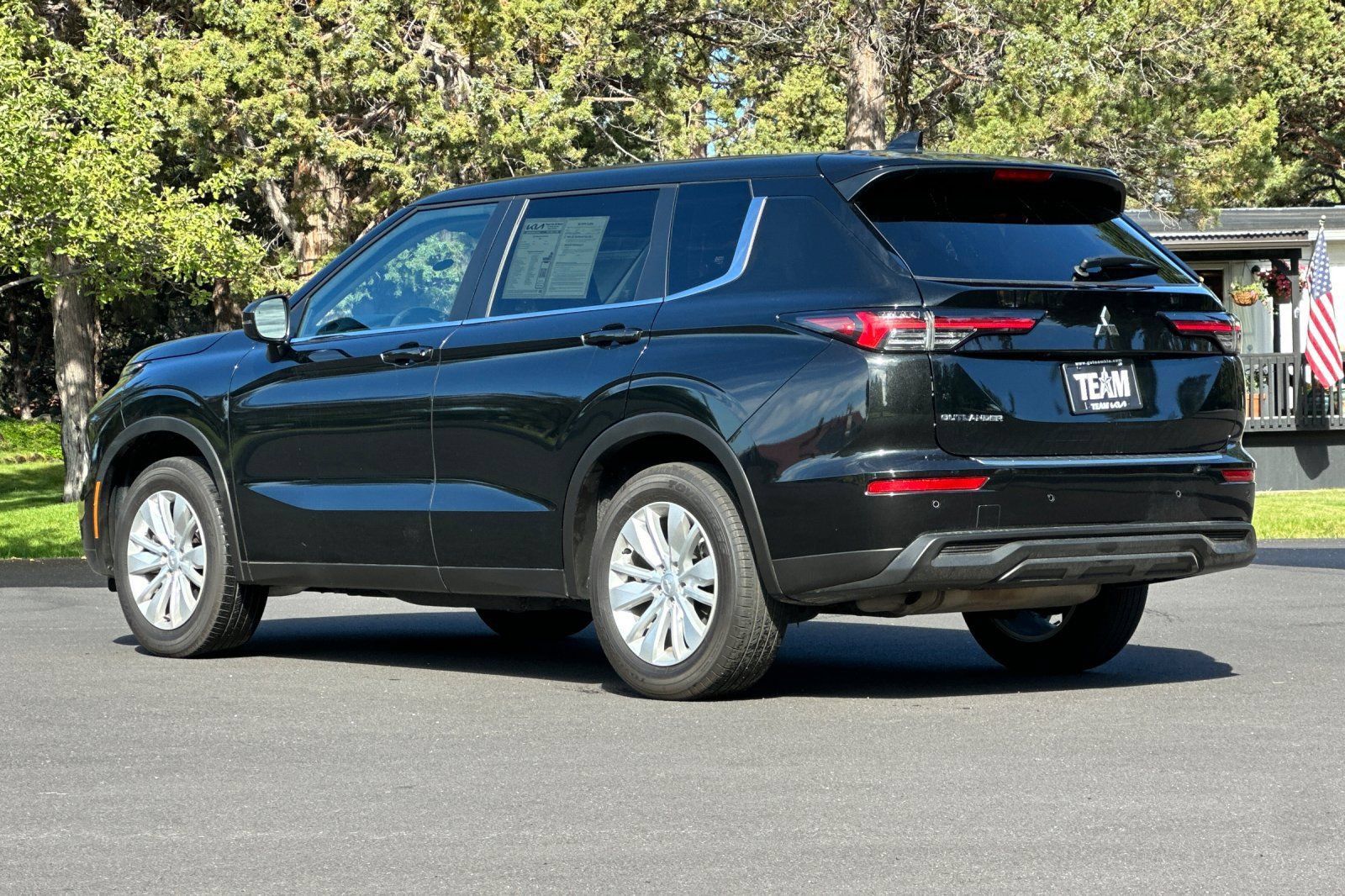 Used 2025 Mitsubishi Outlander ES AWD/4WD image 6
