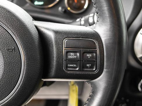 Used 2018 Jeep Wrangler Unlimited Sahara image 22