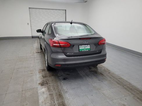 Used 2016 Ford Focus SE w/ SE Cold Weather Package image 6