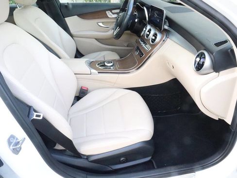 Used 2019 Mercedes-Benz C 300 Sedan image 11