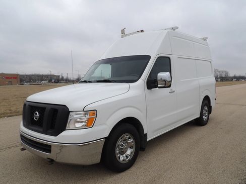 Used 2017 Nissan NV 3500 SL w/ Technology Package RWD image 3