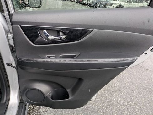 Used 2019 Nissan Rogue SL image 34