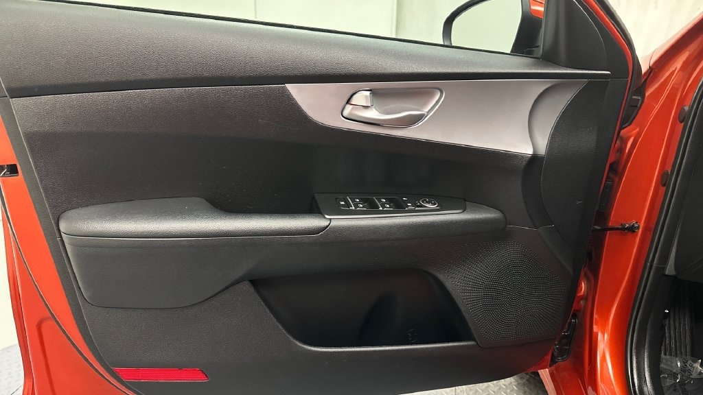 Used 2023 Kia Forte LXS FWD image 17