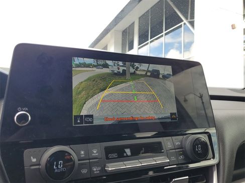 Used 2024 Toyota Grand Highlander XLE image 27