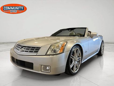 Used 2004 Cadillac XLR RWD image 35
