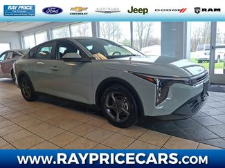 Used 2025 Kia K4 FWD video 1