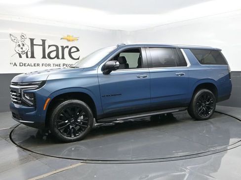 New 2025 Chevrolet Suburban Premier image 11