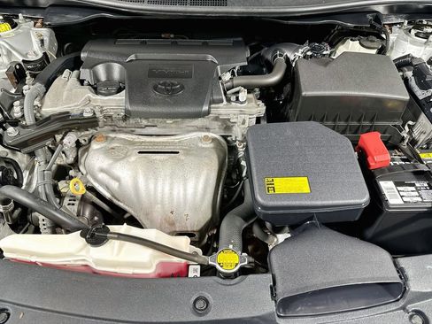 Used 2014 Toyota Camry XLE w/ Leather Package FWD image 19