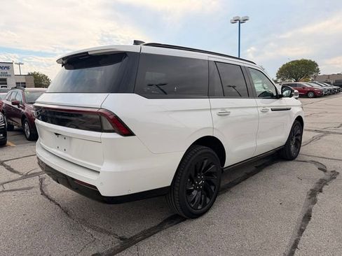 New 2025 Lincoln Navigator Reserve w/ Jet Appearance Package image 10