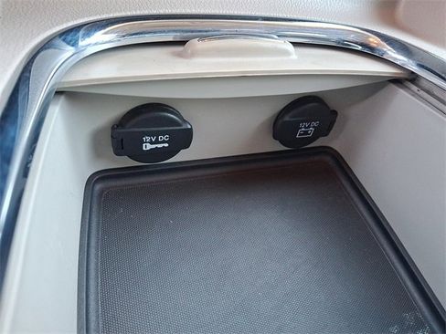 Used 2016 Dodge Grand Caravan SXT image 28