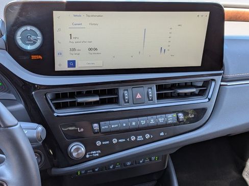 Used 2024 Lexus ES 300h w/ Accessory Package (Z2) FWD image 15
