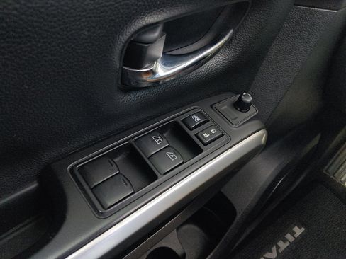 Used 2018 Nissan Titan SV RWD image 27
