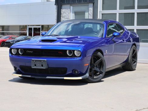 Used 2021 Dodge Challenger R/T Scat Pack RWD image 3