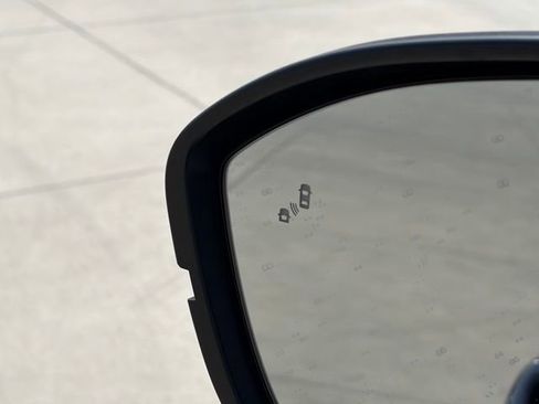 Used 2023 Nissan Pathfinder SL image 7