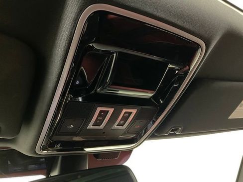 Used 2016 Land Rover Range Rover Sport SVR image 17