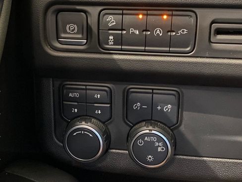 Used 2021 Chevrolet Tahoe Z71 w/ Rear Media and Nav Package image 14