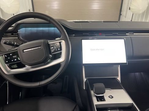 Used 2025 Land Rover Range Rover SE AWD/4WD image 17