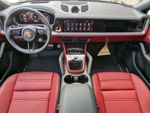 New 2025 Porsche Cayenne S image 22