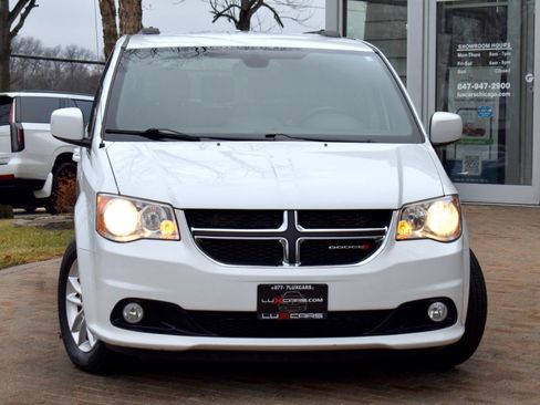 Used 2019 Dodge Grand Caravan SXT image 5