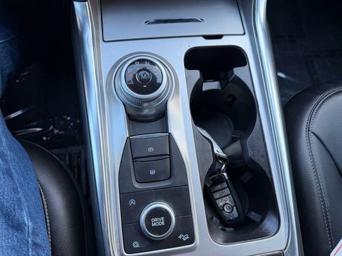 Used 2020 Ford Explorer XLT w/ Equipment Group 202A image 21