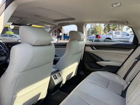 Used 2018 Honda Accord EX-L image 16